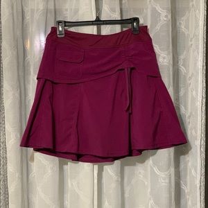 Burgundy Small Athleta skort.  front pocket